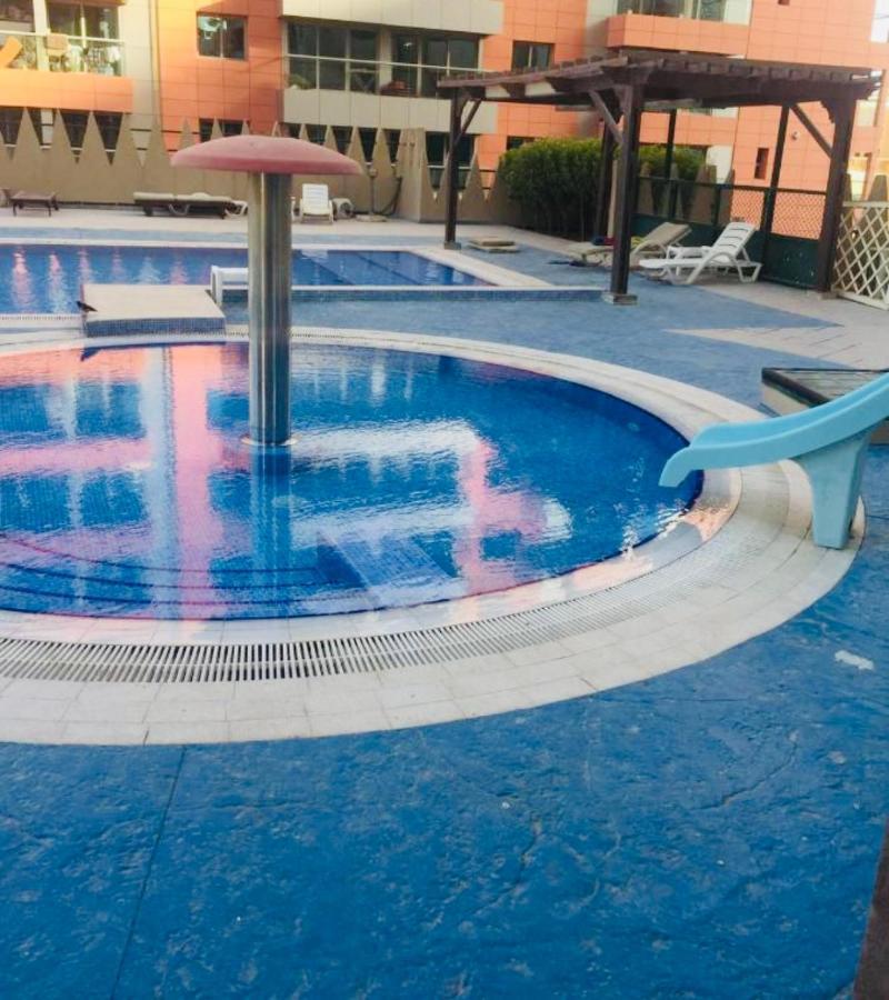 Nash Guest House Females Only ดูไบ ภายนอก รูปภาพ