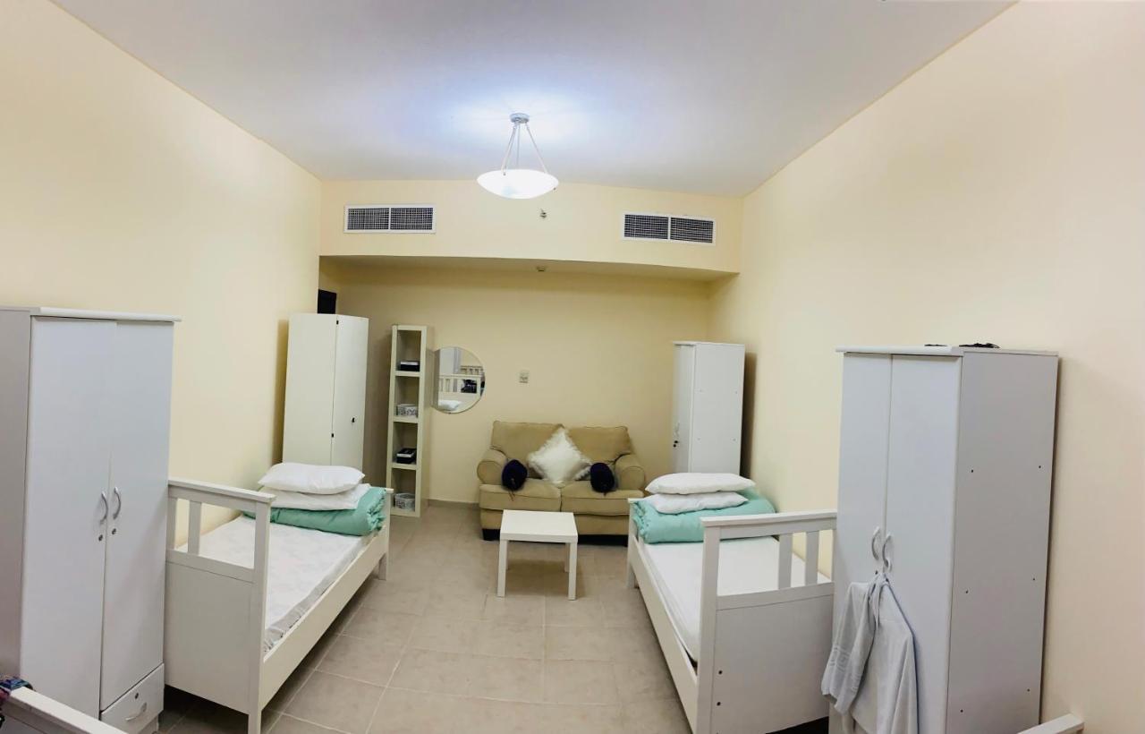 Nash Guest House Females Only ดูไบ ภายนอก รูปภาพ