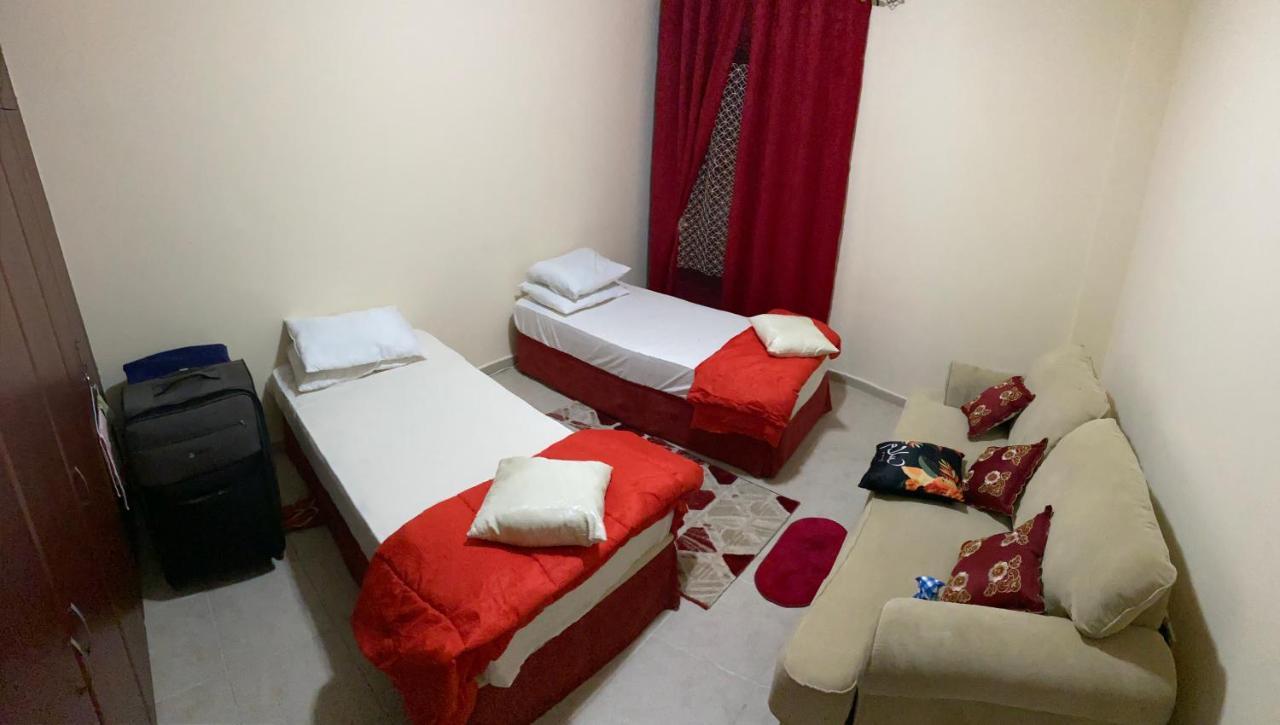 Nash Guest House Females Only ดูไบ ภายนอก รูปภาพ