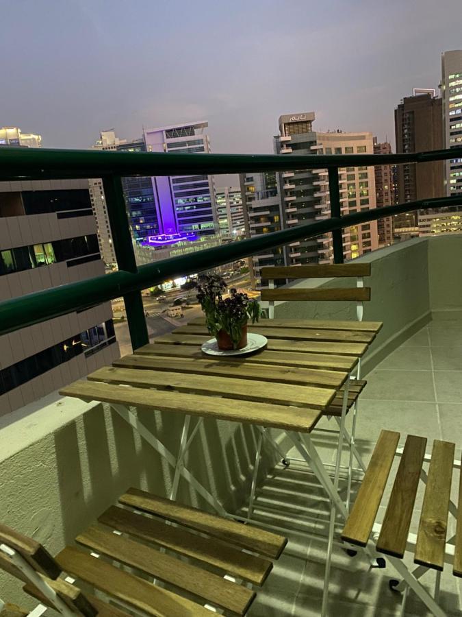 Nash Guest House Females Only ดูไบ ภายนอก รูปภาพ