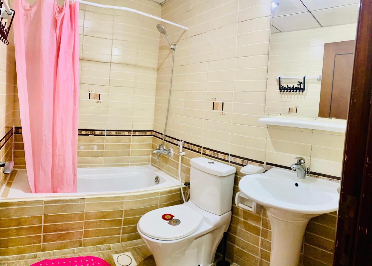 Nash Guest House Females Only ดูไบ ภายนอก รูปภาพ