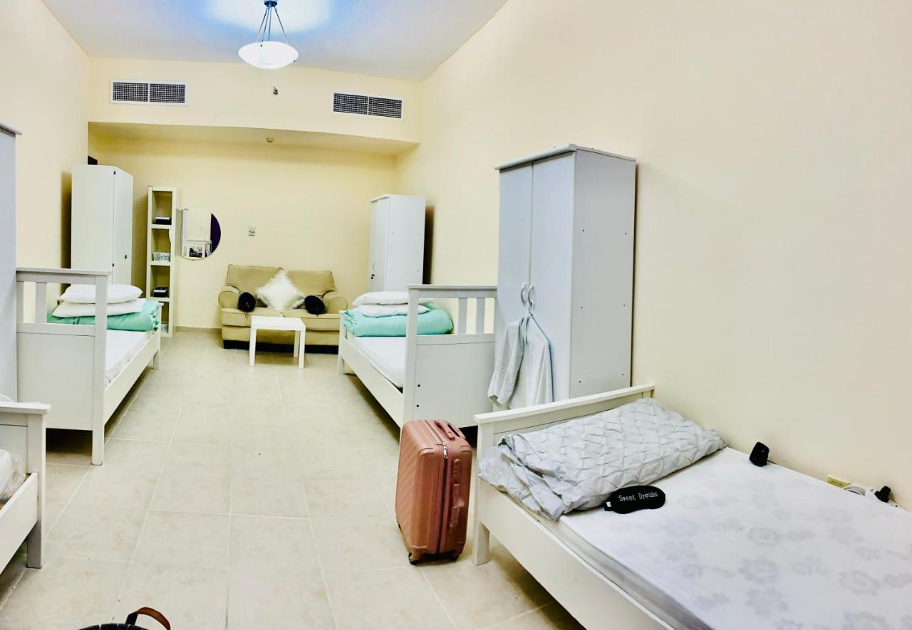 Nash Guest House Females Only ดูไบ ภายนอก รูปภาพ